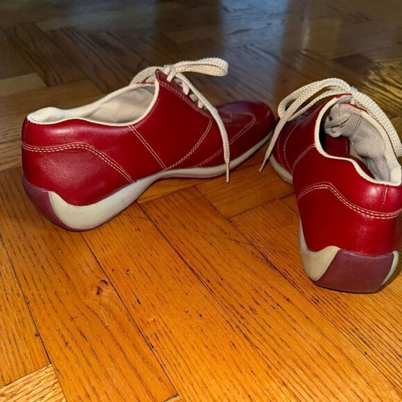 Anne Klein AK2 Women Red Leather Lace Up Loafer Sneaker Driving Shoes SZ 7 - Picture 2 of 9